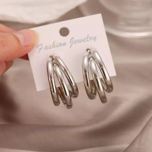 New Silver Tone Hoop Earrings